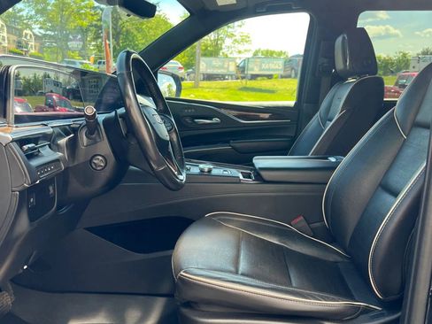 Used 2021 Cadillac Escalade Premium Luxury image 6