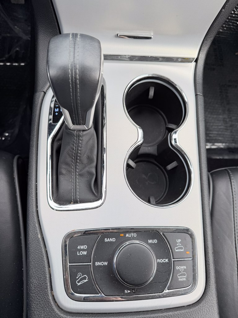 Used 2019 Jeep Grand Cherokee Summit AWD/4WD image 16