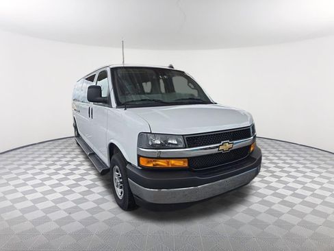 Used 2025 Chevrolet Express 3500 LT w/ LT Preferred Equipment Group RWD image 2