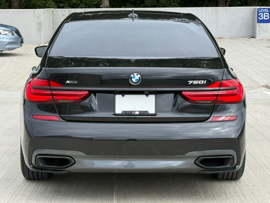 Used 2018 BMW 750i xDrive AWD/4WD image 4