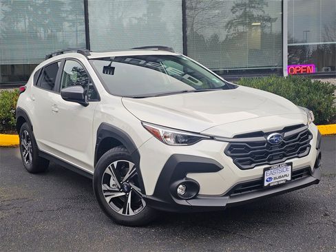 Used 2025 Subaru Crosstrek 2.0i Premium image 1