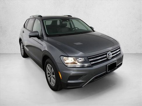 Used 2018 Volkswagen Tiguan S image 4