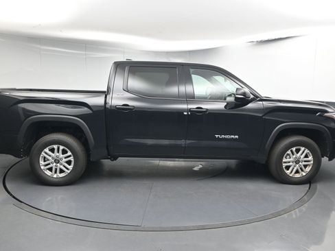 Used 2025 Toyota Tundra SR5 w/ SR5 Convenience Package image 9