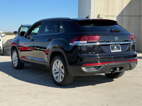 Used 2022 Volkswagen Atlas Cross Sport SE w/ Panoramic Sunroof Package image 7