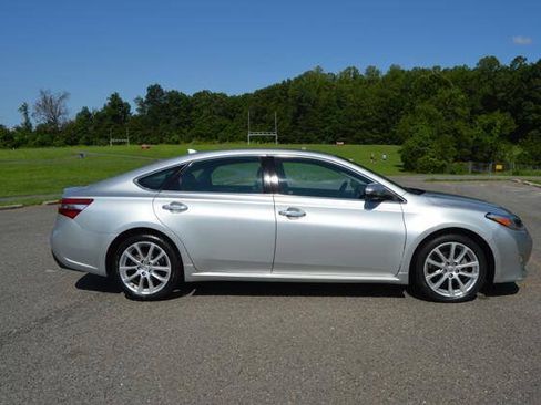 Used 2014 Toyota Avalon Limited FWD image 4