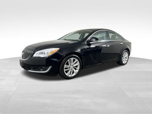 Used 2015 Buick Regal image 2