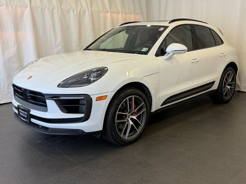 Certified 2023 Porsche Macan S AWD/4WD image 1