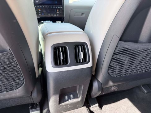 Used 2022 Hyundai Tucson Limited FWD image 15