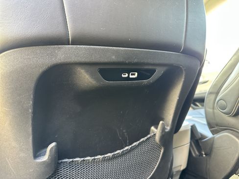 Used 2024 Chrysler Pacifica Touring-L FWD image 30
