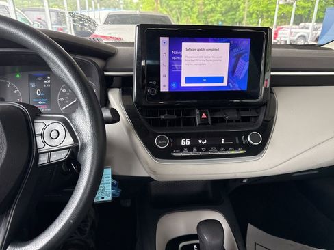 Used 2023 Toyota Corolla LE FWD image 6
