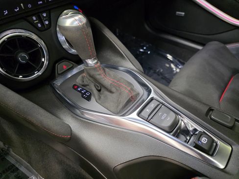 Used 2021 Chevrolet Camaro ZL1 RWD image 35