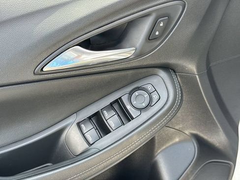 Certified 2020 Buick Encore GX Select FWD image 21