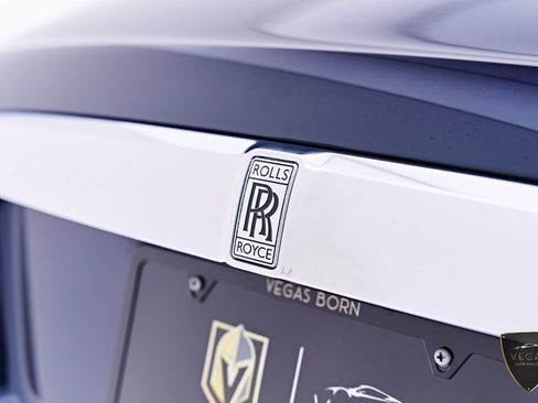 Used 2017 Rolls-Royce Wraith RWD image 26