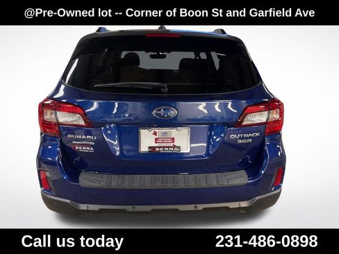 Used 2017 Subaru Outback 3.6R Touring AWD/4WD image 4