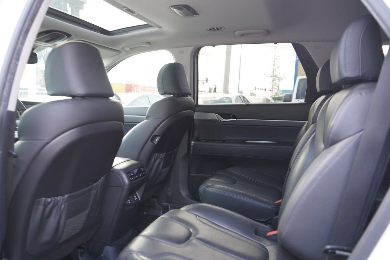 Used 2020 Hyundai Palisade SEL w/ Premium Package FWD image 13