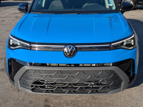 Used 2025 Volkswagen Taos SE image 12