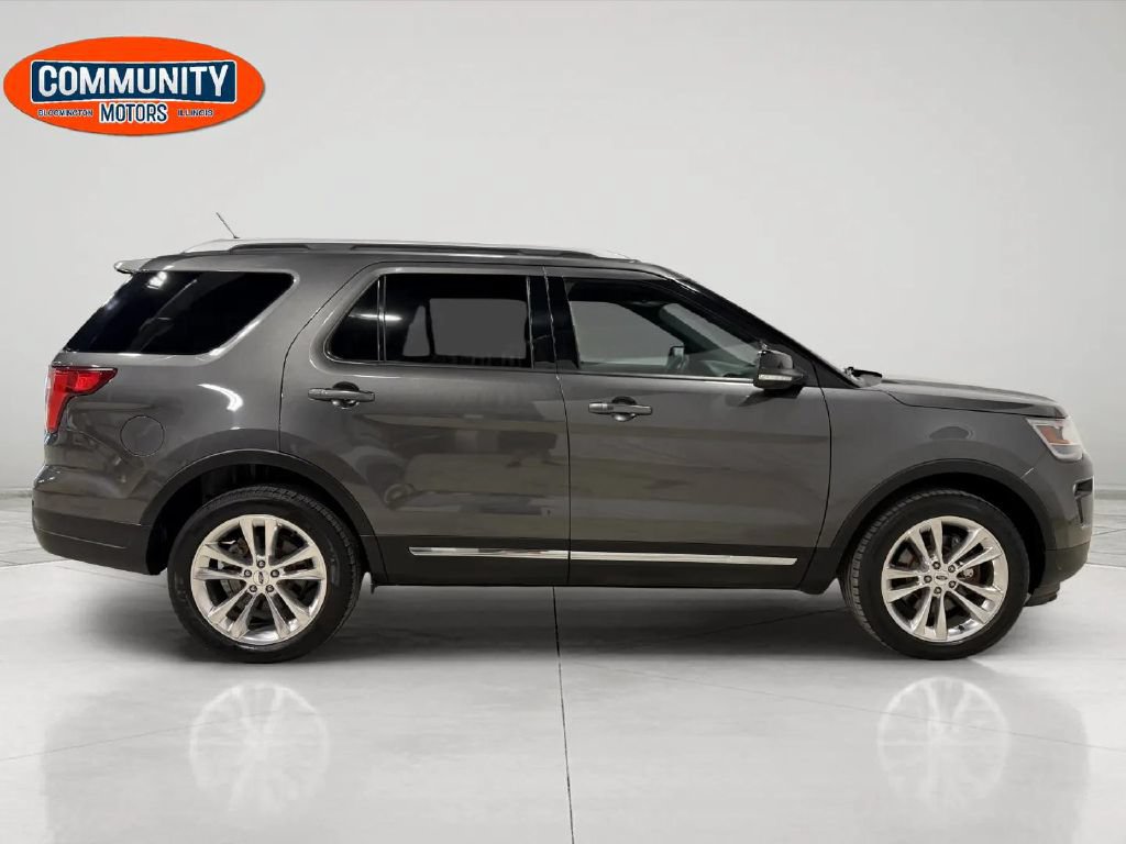 Used 2018 Ford Explorer XLT w/ Equipment Group 202A AWD/4WD image 9
