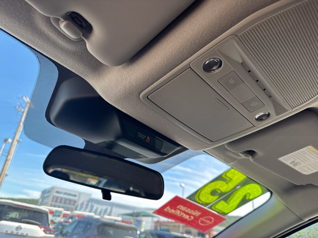 Certified 2025 Nissan Kicks SR AWD/4WD image 28