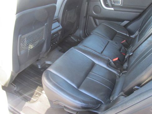 Used 2018 Land Rover Discovery Sport HSE image 28