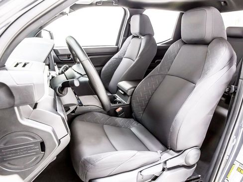 Used 2025 Toyota Tacoma SR image 28