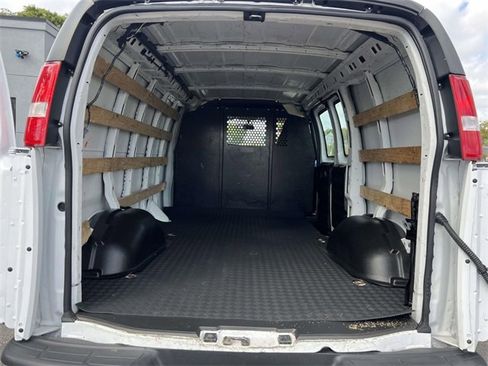 Used 2023 GMC Savana 2500 w/ Driver Convenience Package image 13