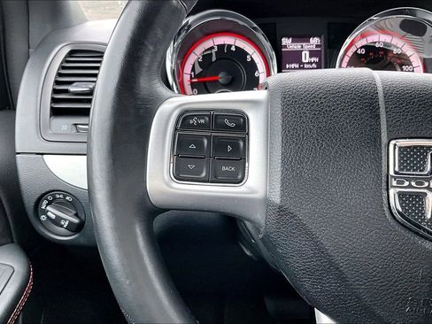 Used 2019 Dodge Grand Caravan GT image 18