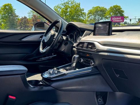Used 2018 MAZDA CX-9 Touring w/ Touring Premium Package AWD/4WD image 12