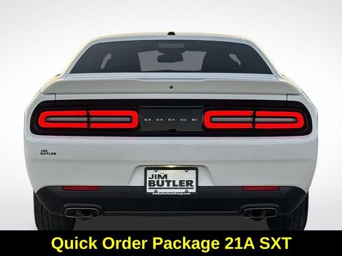 Used 2018 Dodge Challenger SXT image 6