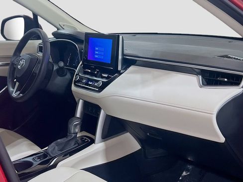 Used 2023 Toyota Corolla Cross XLE w/ Convenience Package AWD/4WD image 27