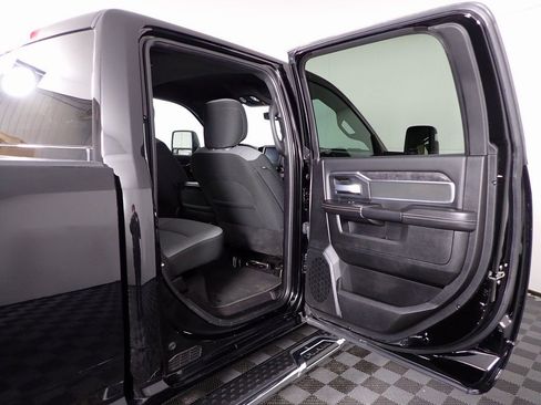 Used 2024 RAM 2500 Big Horn image 33