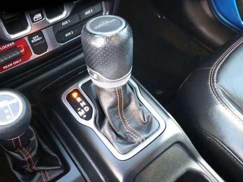 Used 2021 Jeep Gladiator Mojave AWD/4WD image 23
