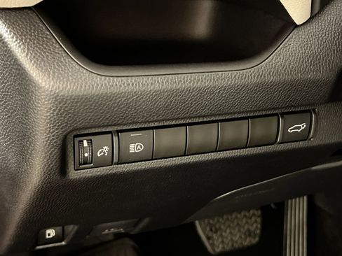 Used 2024 Toyota RAV4 XLE image 31