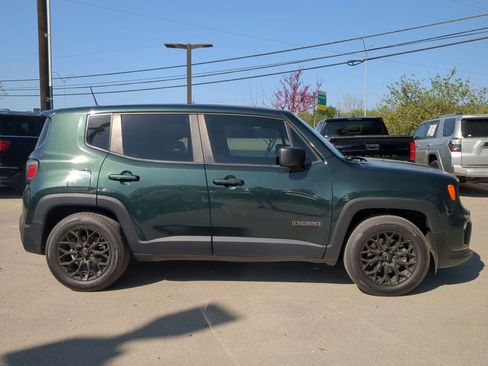 Used 2021 Jeep Renegade Sport image 2