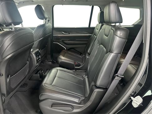 Used 2022 Jeep Grand Cherokee L Limited w/ Luxury Tech Group II image 10