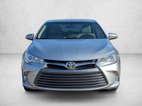 Used 2016 Toyota Camry LE image 2