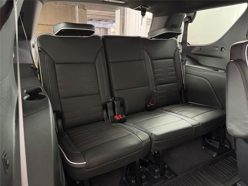 New 2026 GMC Yukon AT4 Ultimate w/ LPO, Floor Liner Package AWD/4WD image 13