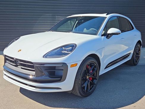 New 2026 Porsche Macan GTS image 1