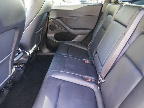 Used 2024 Tesla Model Y Long Range AWD/4WD image 17