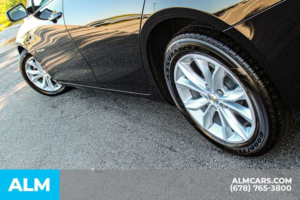Used 2025 Chevrolet Malibu LT FWD image 14