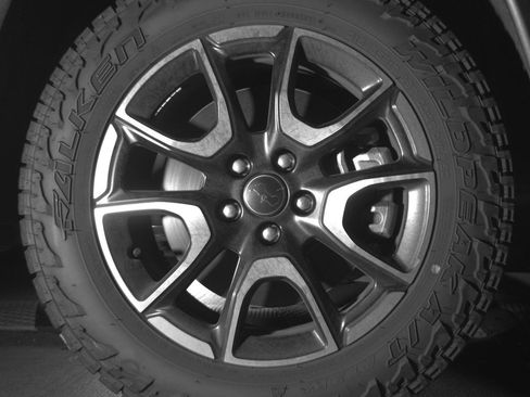 Used 2025 Jeep Compass Trailhawk AWD/4WD image 13