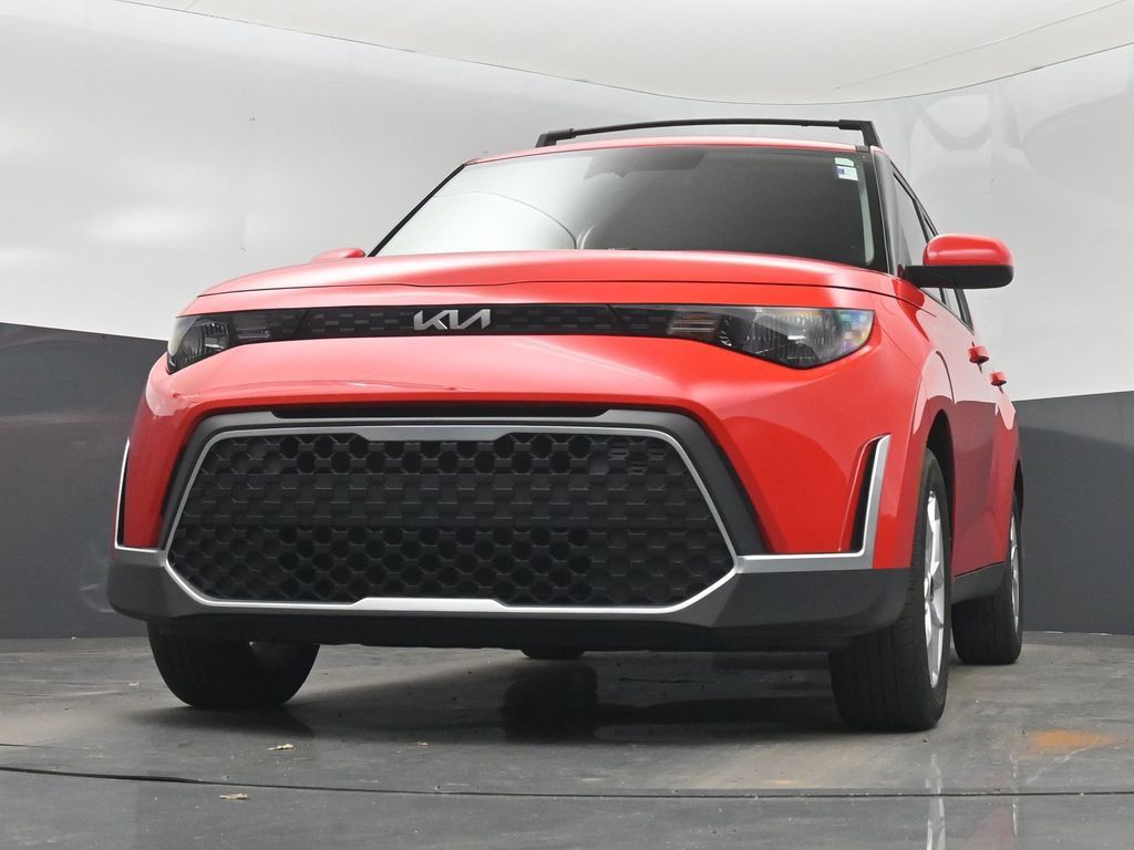 Used 2025 Kia Soul LX w/ LX Technology Package FWD image 31