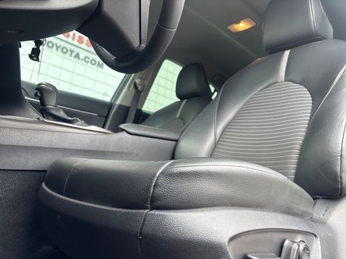 Used 2022 Toyota Camry SE image 7