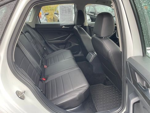 Certified 2023 Volkswagen Jetta SE w/ Panoramic Sunroof Package image 13