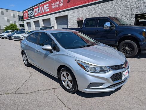 Used 2018 Chevrolet Cruze LS FWD image 1