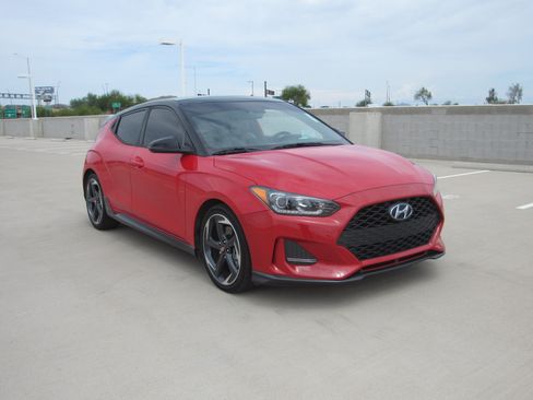 Used 2019 Hyundai Veloster Turbo Ultimate FWD image 2