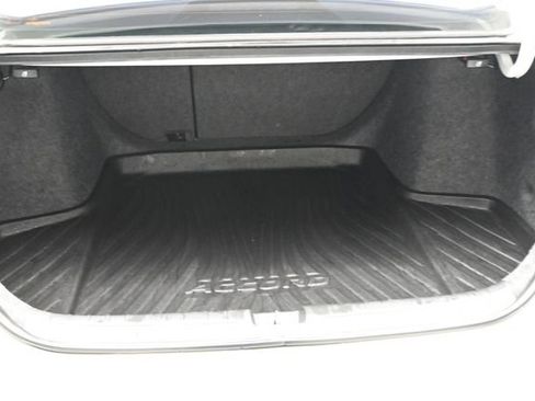 Used 2018 Honda Accord Sport image 19