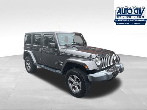 Used 2016 Jeep Wrangler Unlimited Sahara w/ Dual Top Group AWD/4WD image 33