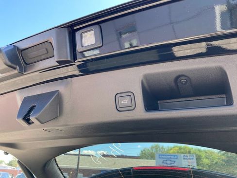 New 2025 Chevrolet Equinox EV RS w/ Convenience Package II FWD image 20