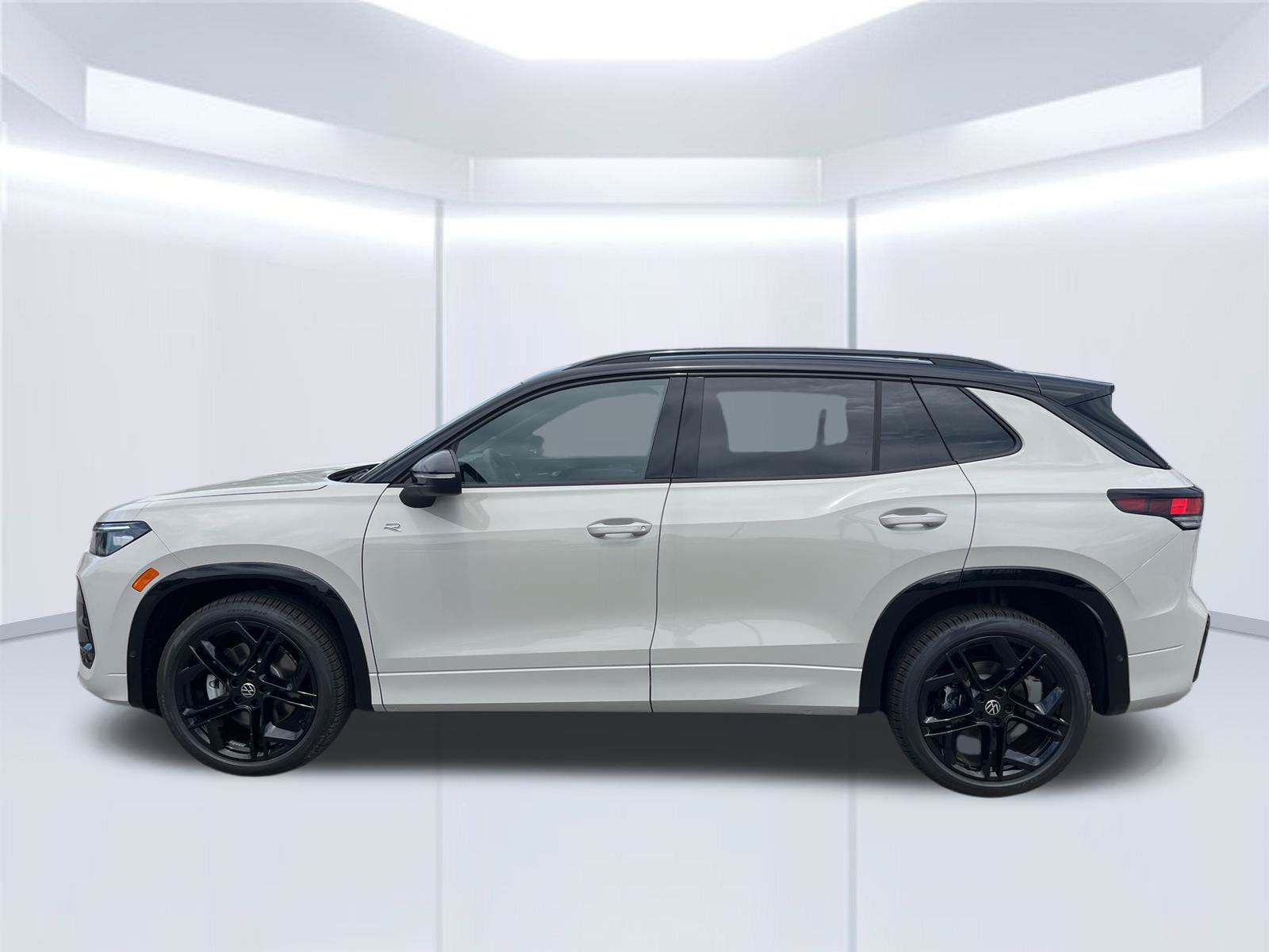 New 2026 Volkswagen Tiguan SE R-Line AWD/4WD image 4