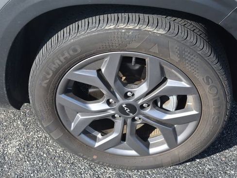Certified 2024 Kia Seltos S FWD image 11
